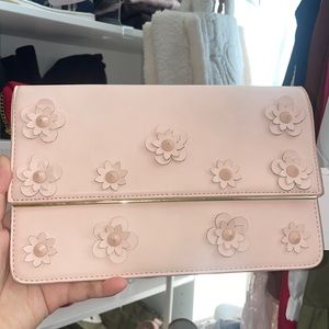 FLOWER STUD CLUTCH